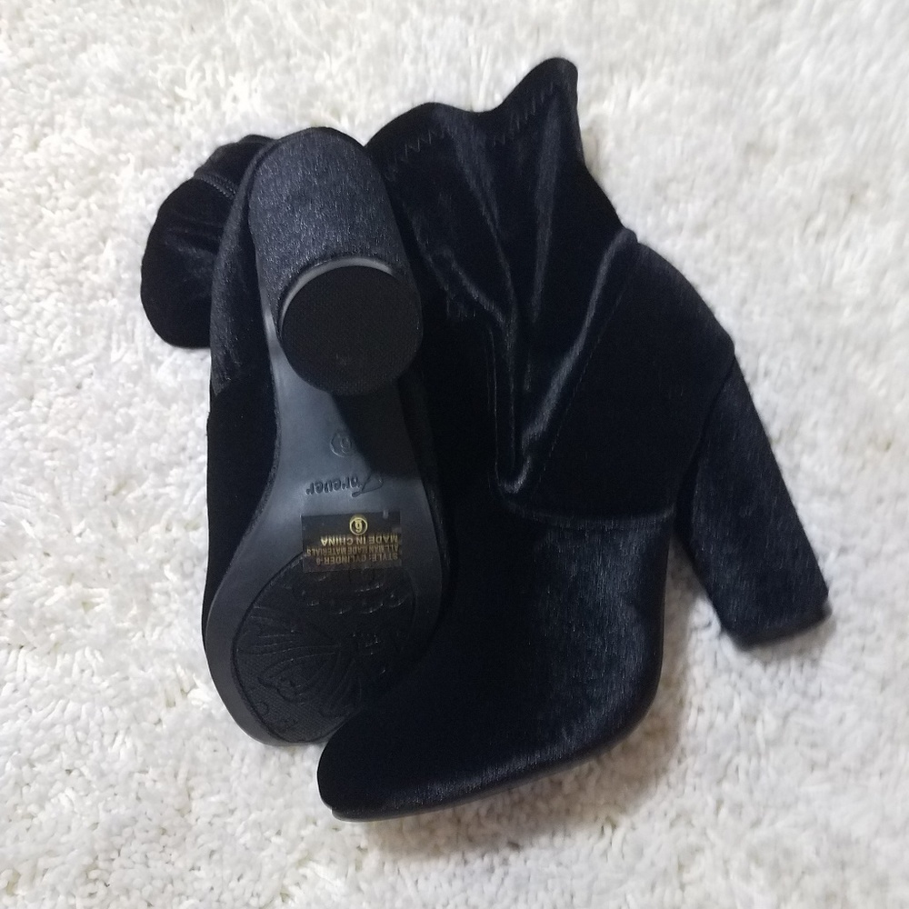 Last pair! Price firm* Suede black ankle bootie - Picture 5 of 6